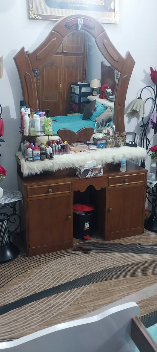 غرفة نوم مستعمله للبيع السعر 550
***********
