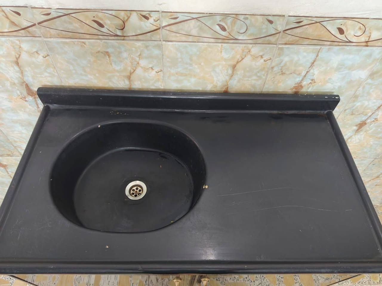 السلام عليكم كاونتر  سنك وملحق مستخدم نضيف  عنوان بغداد الشعب اكو خدمة توصيل بكروه ***********
