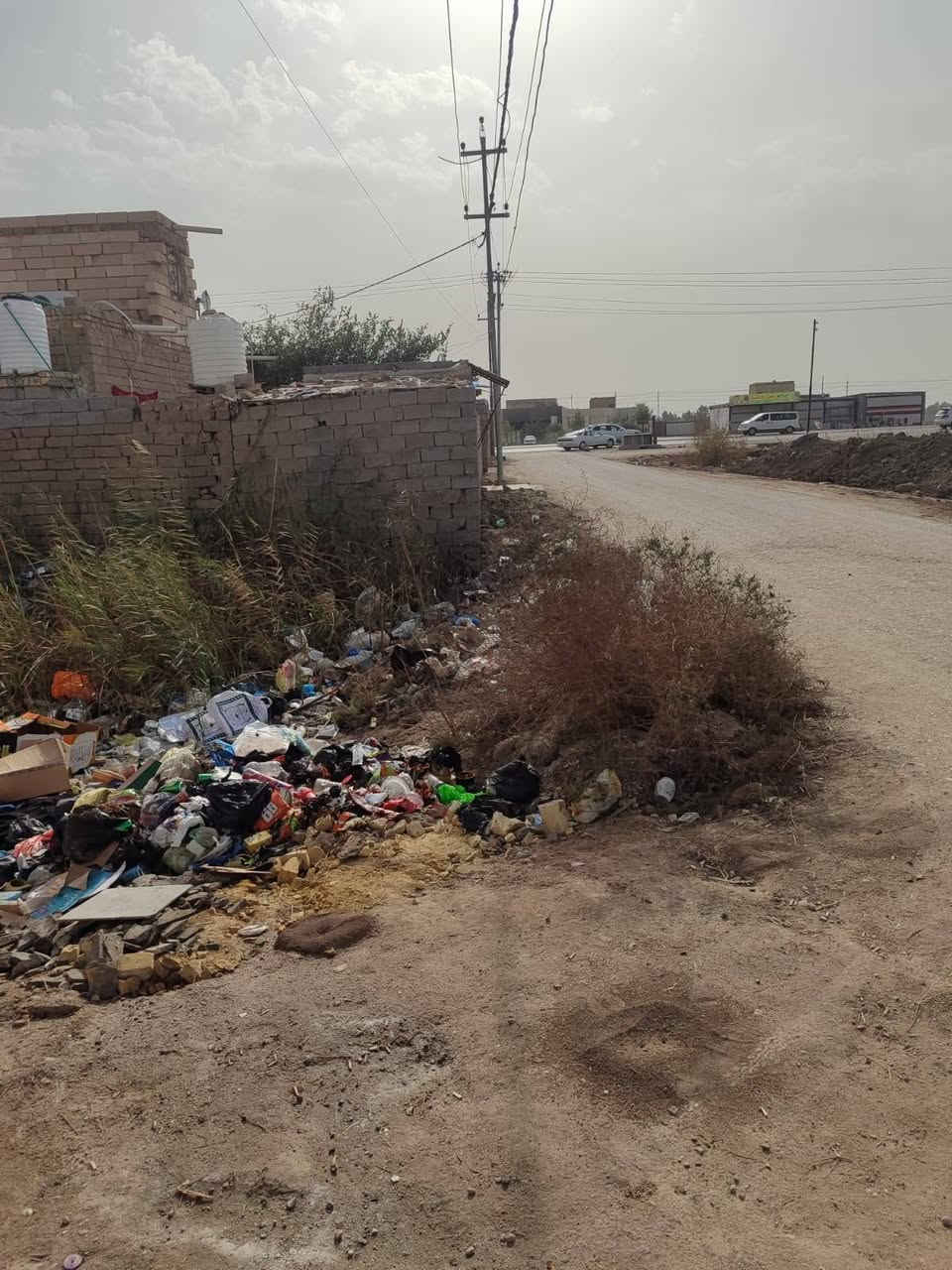 السلام عليكم قطعه لبيع عله طريق سوك الشيوخ فضليه عد ال محينه المساحه 500 النزال 36والعرض مالهه 13متر. يم مدرسه الامام الباقر السعر 35 وبيهه مجال رقم ***********
