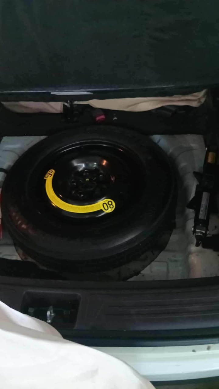 سلام عليكم
سياره توسان 2013
للبيع 
نضيفه خليجي بيهه طخه بل صندوك 
بنورامه اشاير بل مري شاشه مابيه نقص اي شي مال بيت
السعر 148 بيهه مجال 
***********
