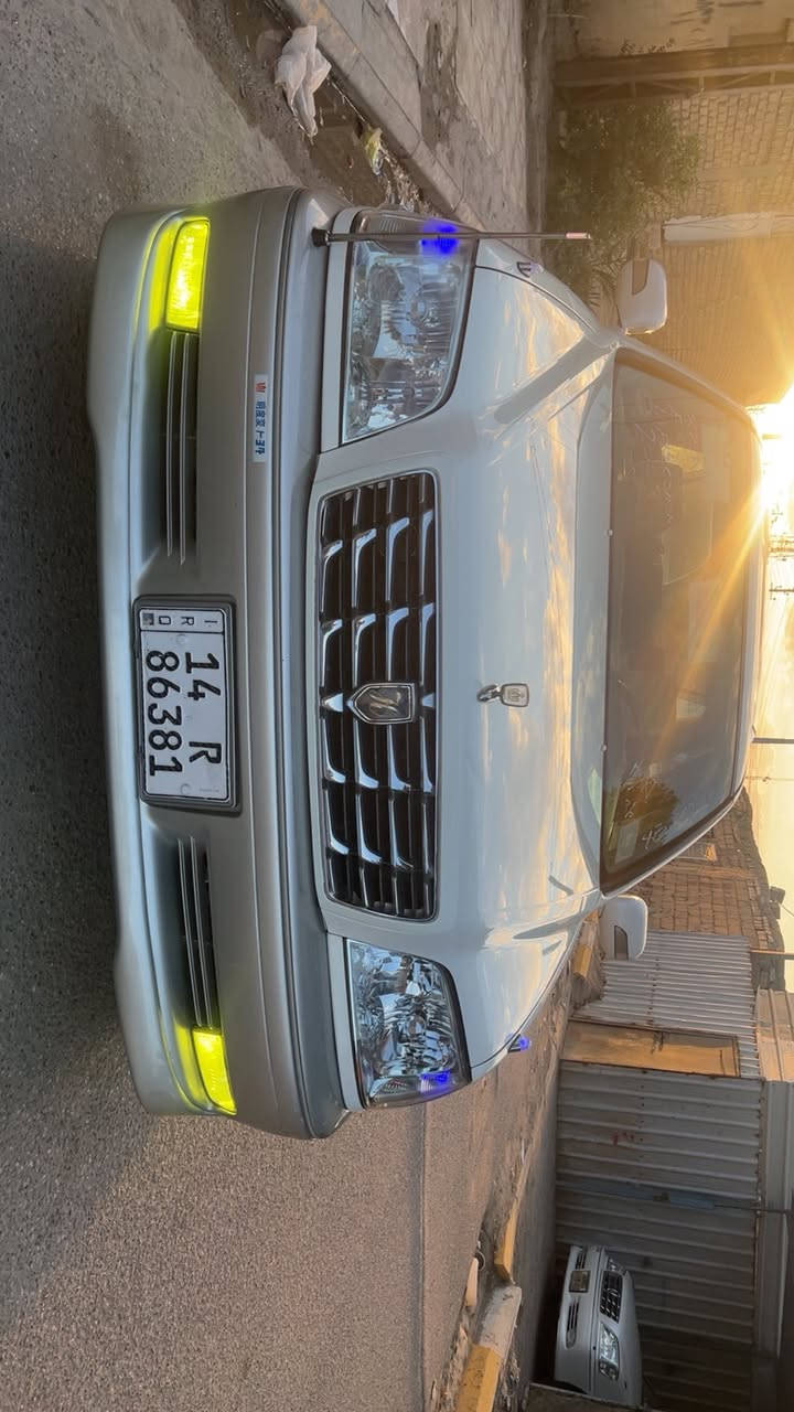 كراون ملكه 2003 كرستال اصل فتحه رقم بصره الدولي جديد باسمي 3 دكم فتحه ديفور جبير  كصة قماره طك كارتون للبيع الناصريه ***********
