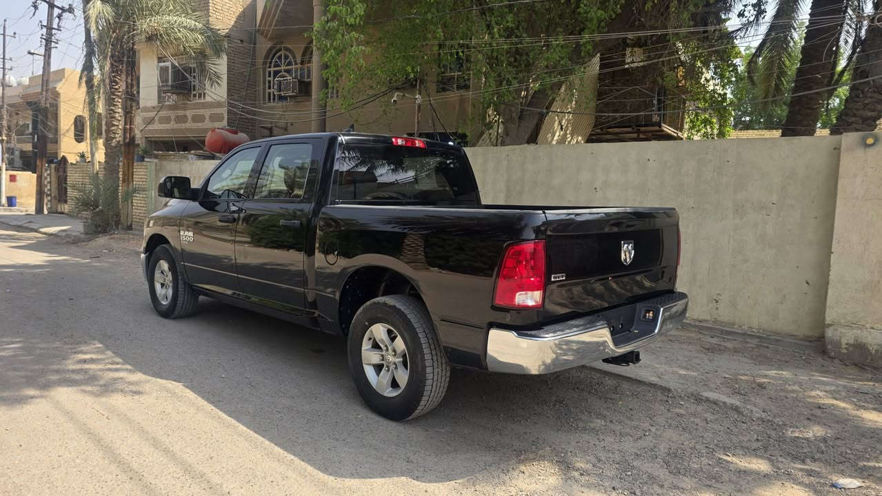 رام كلاسك موديل 23 محرك ٦سلندر 3600 تو ويل ماشيه 33الف رقم بغداد السعر 240
***********
