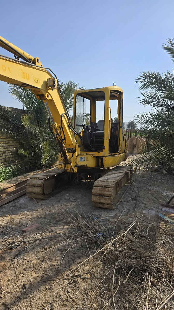 السلام عليكم للبيع كوماتسوو مديل 2000. ***********
