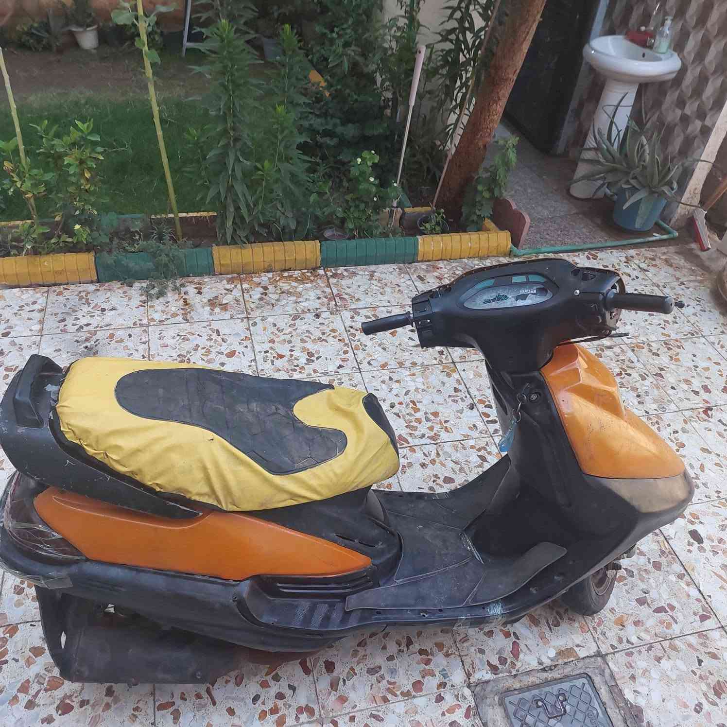 سلام عليكم 👍
دراجه فراشه فضائي للبيع !!!!(بلازحمه ابيع كوم حديد سبب جانت تشتغل وفجأه طفت جانت تشتغل فقط سلف  اكررابيع كوم حديد ) ✅
السعر 200💵وبيها مجال دراجه للشراي 
مكاني بعقوبه حي المصطفى (سبعا نيسان)ابيعها من البيت للاستفسار اكثر *********** 🪐متواجد بكل الوقت تحياتي ❤️
