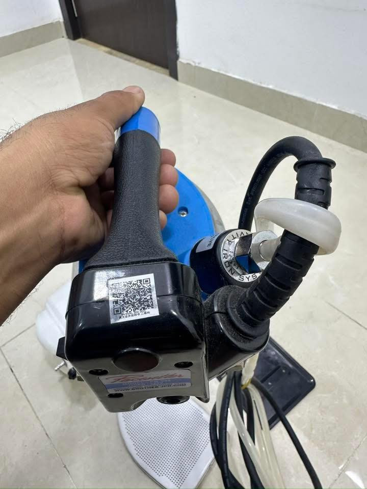 للبيع استخدام قليل اوتي خياطين سعر 60 للاستفسارً***********
