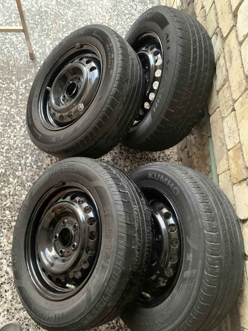 السلام عليكم تخم ويالة  195/65/15  مال فورتي جيب وشد نضيفات هنه وحساساتهن عنوان بغداد البلديات قفلهن ٢٥٠   

وهذا رقمي ***********
