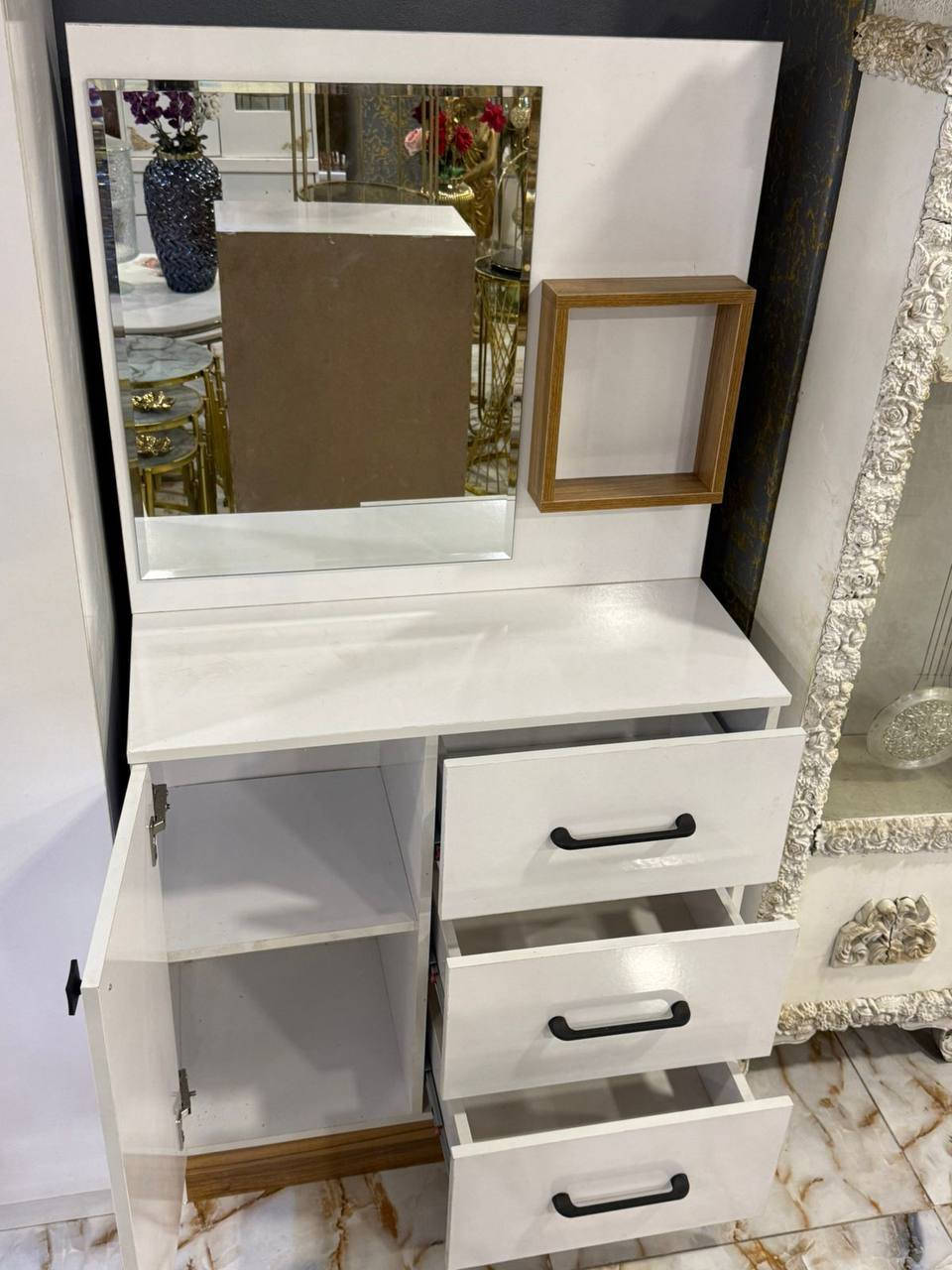 عرض خاص 
ميز تواليت السعر 125 الف


**إذا كنت صاحب هذا الإعلان وتريد حذفه لأي سبب، رجاءا أرسل رسالة إلى الدعم الفني**