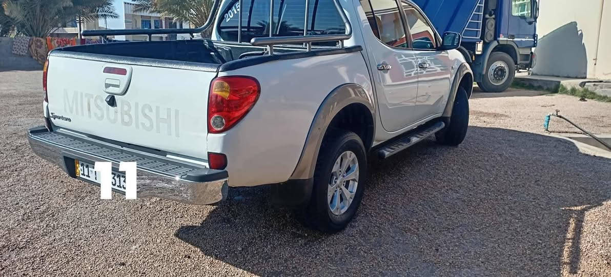 مستبوشي للبيع موديل 15محرك 6 سلندر كير اوتماتيك رقم بغداد ماشيه 160 للستفسار الاتصال عل الرقم التالي ***********
