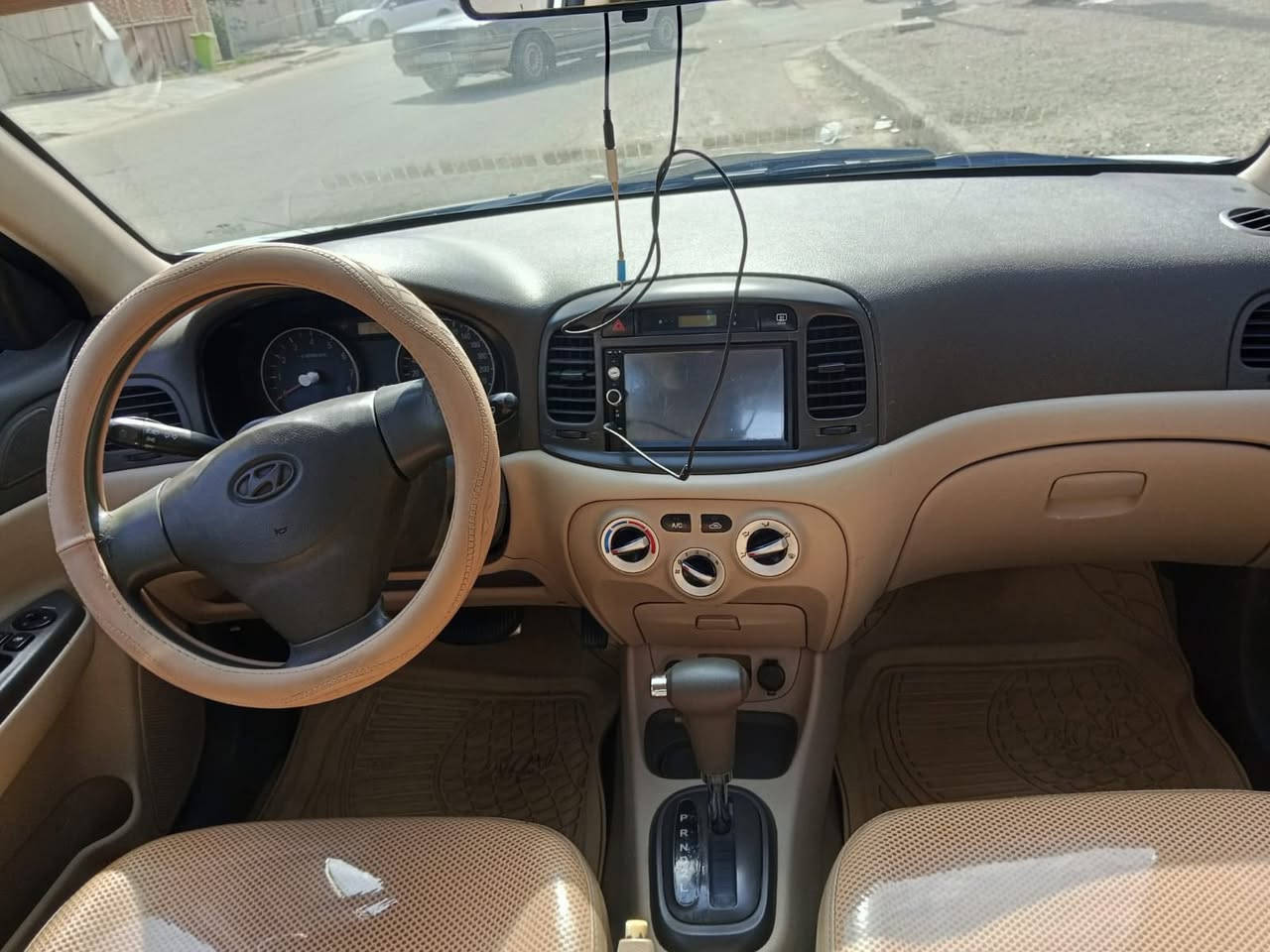 السلام عليكم  
اكسنت٢٠١٠    مكينه ١٦٠٠   المرغوب  
سياره  مكفوله   من كلشي  برغي  مامفتوح بيه
ابيعلك  كفاله عامه  
ملاحظه   بيه  رشه  جوه التريشه مال باب الخلفي 
السياره  ابسمي  مكاني  بغداد المشتل 
السياره  مامتعوبه  نظيفه   بمعنى الكلمه  
عارضه     ٩٦   
 للستفسار   الاتصال  ***********
الرقم الثاني ***********
