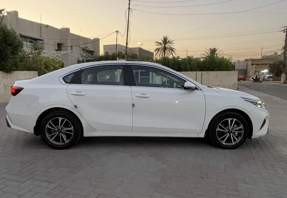 كيا سيراتو 2024 رقم بغداد خليجي
الموديل 2024

سعة المحرك 2000

تبريد قطعتين

شاشه كبيره بلاديه اصلي  و كامره

عدد AIR BAG 2

حساسات خلفية

لايت  LED 

كشافات 

فتح الصندوق من الريموت

فتحة سقف

مري شفط مع اشارة  

طفاية حريق

الانارة الداخلية هالوجين 

المودات والأوامر الصوتية

أوضاع القيادة ECO+SPORTS +NORMAL

حساسات إطارات

مانع انزلاق 

سياره مفووله للاخير مواصفات 1/1

المكان بغداد 

السيارة ماشيه 27 الف السياره بعدها بحاله الوكاله

الاستفسار ***********

السياره ضمان الشركه الدوليه 5سنوات سياره مكفوله حته من الشخط  كفاله عامه من لدعاميه للدعاميه
