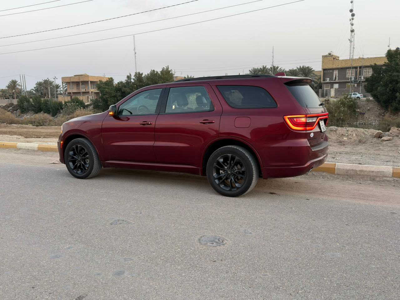 السلام عليكم على بركة الله...
دودج دورنكو GT PLUSE فول مواصفات للبيع

عليها كت بلاك توب بلادي من الشركة

موديل: 2021– اللون: ماروني 

مرقم بغداد الدولي

المسافة: 72 ألف كم فقط

المحرك: المرغوب3600cc V6

حادثها الجاملغ الي بجهة السايق فقط 
ايرباك البرده ضارب

السيارة نظيفة جدًا وبدون أي نقص.

المواصفات:
رادار امامي مانع تصادم + تحديد مسار قيادة ذاتيه

حساسات خلفية 

توقف ذاتي عند الرجوع 

تشغيل بصمة + بصمة أبواب

فتحة سقف

اشارة بالمراية + اشارة ليد بالحاجب 

كشنات جلد كهربائية تدفئة الخط الاول والثاني مع خزن وضعيات

ستيرن كهربائي + تدفئة + شفتات

شاشة كبيرة مع نظام ملاحة وخرائط

شاشات خلفية

وضعيات قيادة (Eco / Sport)+ سستم تحكم SRT كامل

تبريد 3 مناطق

تشغيل عن بعد

دفع رباعي اوتو (4x4)

صندوك كهربائي

لايت LED زينون

أبل كاربلاي لاسلكي 

‏Auto Stop (توقف ذاتي)

شحن لاسلكي

📍 الموقع: ذي قار / سوق الشيوخ

📞 للتواصل:***********
***********

السعر:335 ورقة – بيه مجال (نقد فقط)
