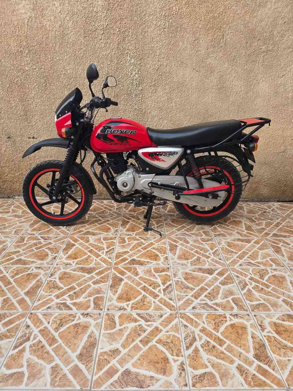 السلام عليكم شباب 
بوكسر للبيع
موديل 2021 
دراجه زيرو 
مكفوله كفاله عامه 
دراجه رقم وسنويه ديالى
 تحويل ثاني يوم 
مكاني ديالى خالص
 الشراي يتصل على هذا الرقم ***********
