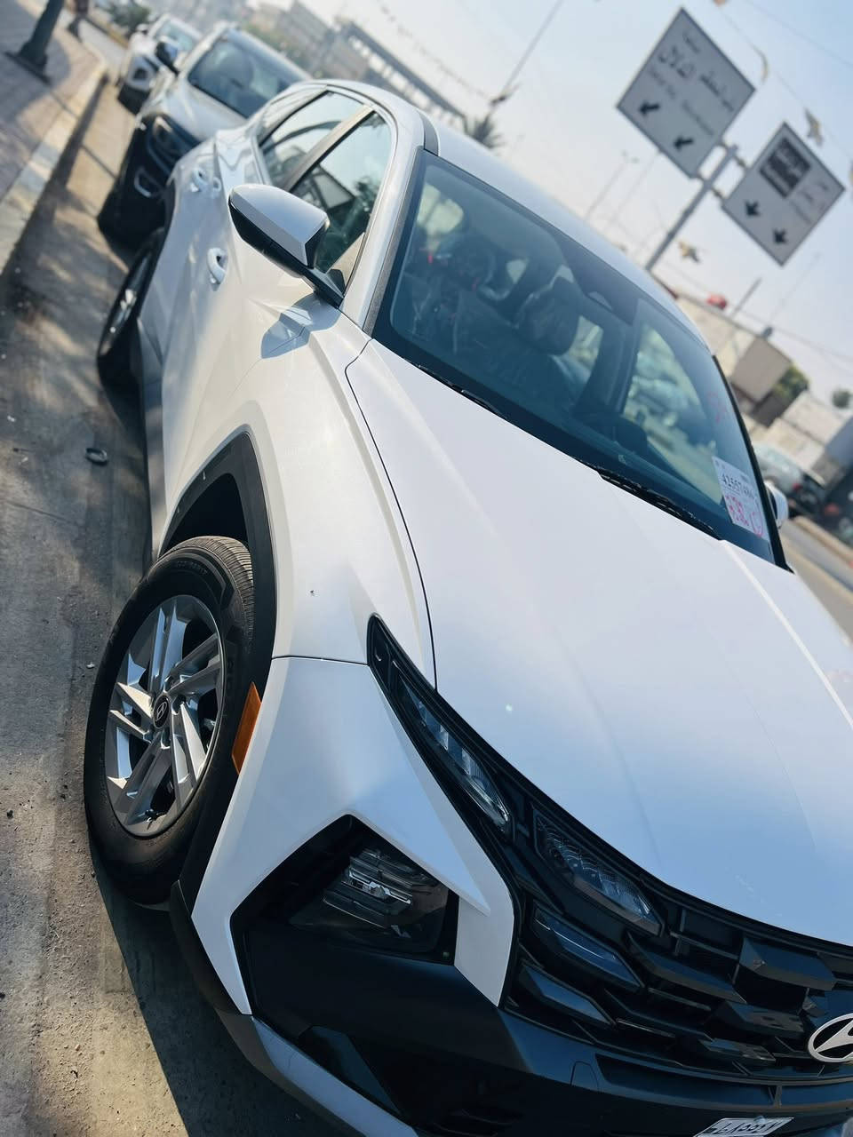 توسان موديل 2025 وارد أمريكي ماشية 12 الف اللون ابيض صدفي والداخل ابيض حادث السياره بدون تبديل او ضربة فقط تكردح في امريكا جهه السائق للاستفسار الاتصال بالرقم ***********
