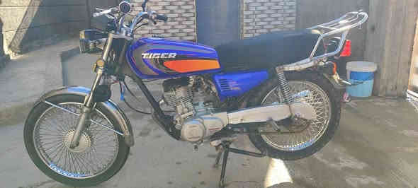 السلام عليكم 
سيفان 21 للبيع 4 كير
شغال كامل بي دبلات الاماميه تعبانه
 ويرهم مراوس حسب القناعه 
سعره 350 مكان حصيبه ***********
