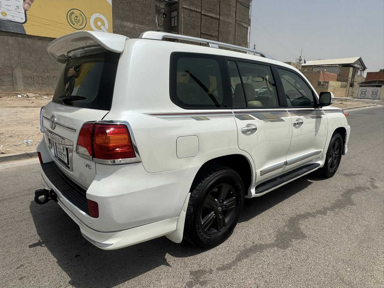 لاندكروز 2014 بريم اصل
فتحه سقف كشنات جلد  وكهرباء ٣ دكم
زراكات
8 ايرباكات
شاشة كامرة 
جلد اصل 
تحكم ستيرن
محرك 6 سلندر بلاد
مري شفط
اشاير مري
مري قلاب
طفاية اصلية 

رقم بغداد باسمي سنوية وهزة وفحص  جديدة 

السيارة اي نقص مابيها  ملاحضة ( السيارة بيها بارد بالبنيد ع كد شبرين ودعاميات مصبوغة وجاملغات امامية مفتوحة شرط الفحص دكة جاكوج مابيها دواخل محرك كير حدادية تايرات كلها كفالة )مكان السيارة بغداد السيدية 
 رقم صاحب سيارة *********** السعر 340 ورقة
