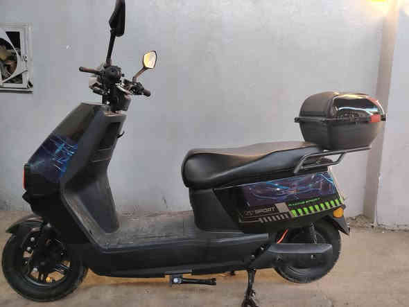 السلام عليكم ماطور سبورت شحن للبيع
3نمر فول موواصفات 
  الماطور جديد ماخذه من الشحن على ايدي كلها شرط 
السعر مكتوب علا درع اخذته مليون 190الف 
طالب على 825وبي مجال 
هاتف0750 230 0953
