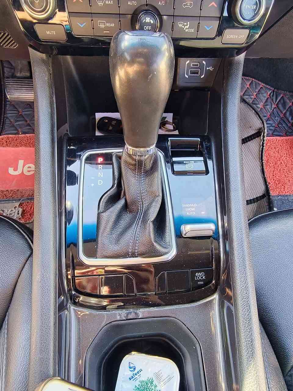 جيب كوماس للبيع
فول مواصفات عده الفتحه
الضرر صبغ باب خلفي وجاملغ 
السعر 130 وبيها مجال


**إذا كنت صاحب هذا الإعلان وتريد حذفه لأي سبب، رجاءا أرسل رسالة إلى الدعم الفني**