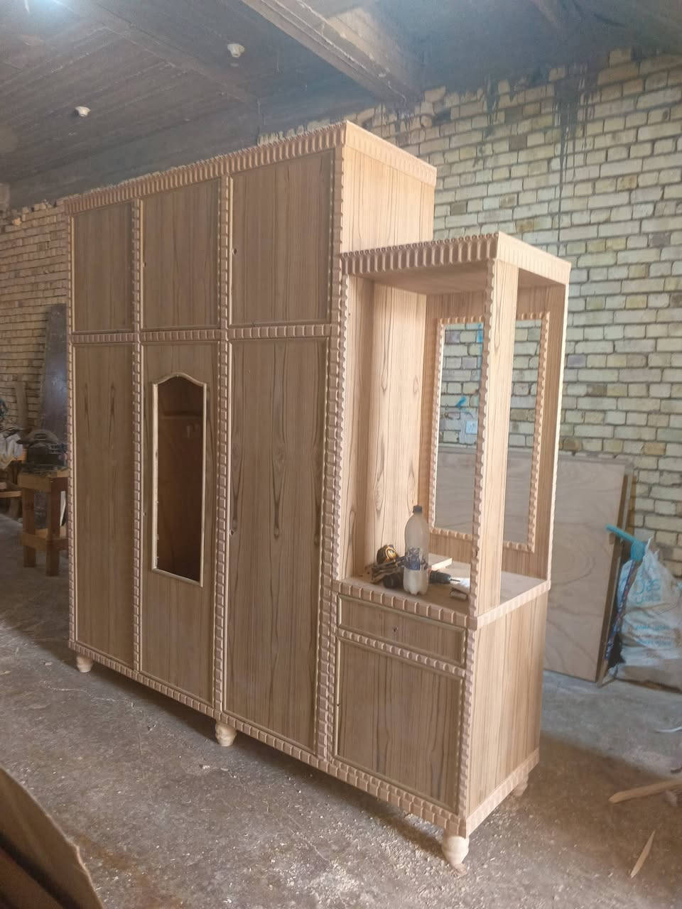 يا الله
كل ماهوه جديد تجدونه في معرض ونجارة الربح 
يتوفر لدينا كناتير جميع لموديلات ولقياسات 
تزكام درجه اولى ضمان 5سنوات 
ثكيل.وسط.خفيف موجود 
2باب
3باب
4باب 
5باب 
6باب 
موجود ناصي طابق واحد 
موجود عالي طابقين 
موجود طابق وربع 
كناتير كلهن داخل وخارج صاج 
وضهر جرجوبهه برغي 
لعنوان واسط كوت حي جهاد 
معرض ونجارة الربح البسيط 
للاستفسار الاتصال على الرقم او واتساب ***********
موجود توصيل مجانا 
ويوجد مراوس او بيع
