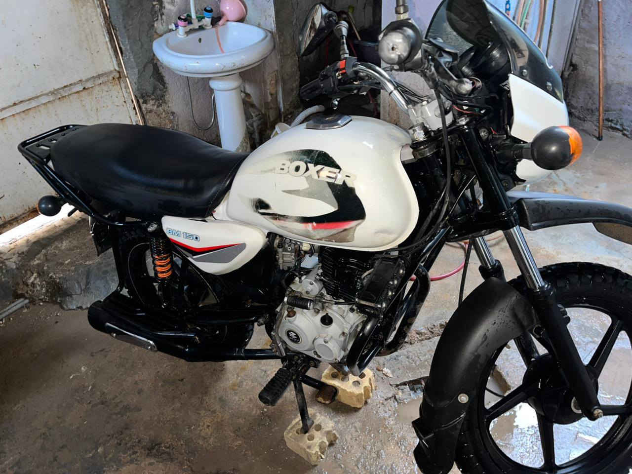 السلام عليكم دراجه للبيع مديل 19 اوراق كامله محرك لاتنقيص ولاتبخير دراجه حلوه حيل السعر 1150 مليون وميه وخمسين وبيها مجال الرقم /***********
