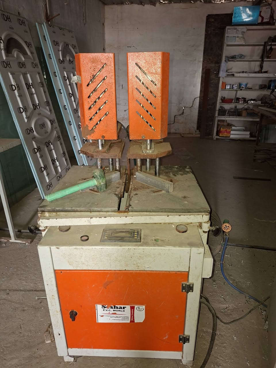 السلام عليكم  عندي  معمل  المنيوم  وpvc للبيع مكان ديالى بعقوبه استفسار  ***********
