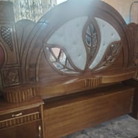 ميز امراية وتاج جربايه خشب صاج للبيع السعر 350 ألف بيه مجال  الرقم 077...