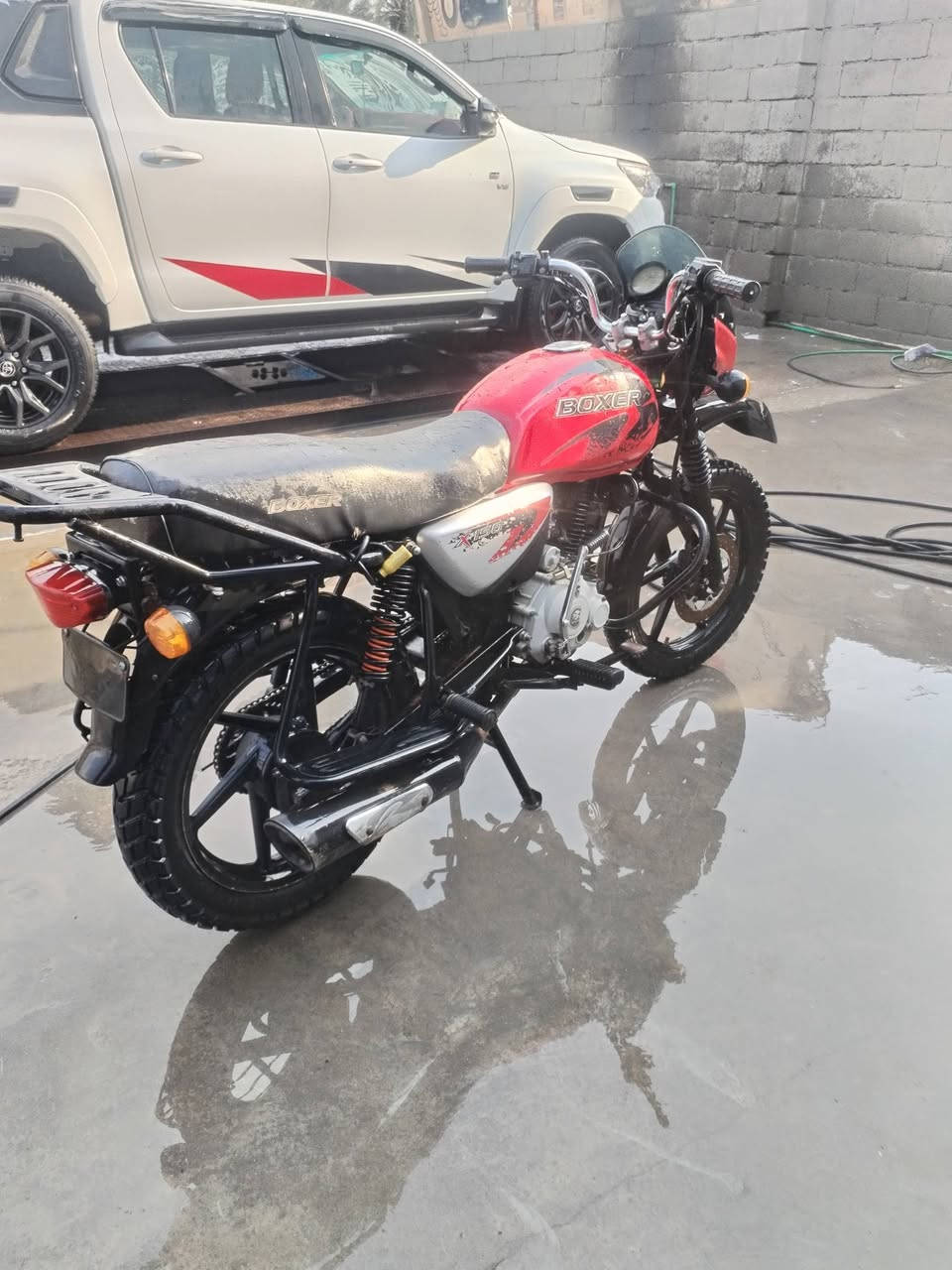 سلام عليكم دراجه بوكسر ٢٣ لبيع بدون أوراق أوراقها ضاعن يمي لسعر ٧٥٠ وبيها مجال مكان بغداد المداءن ***********
