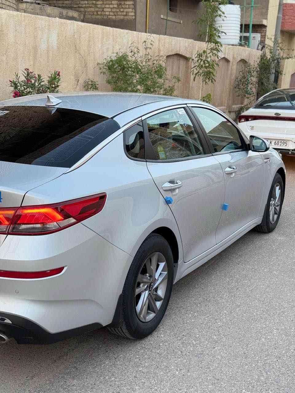 السلام عليكم كي فايف وارد كوري 2021 كفاله عامه عده الصبغ وارد كوري ماينكفل من الصبغ كفاله ضربه وتبديل مكينه 2,0 دوش بانزين اصل فول مواصفات معروفه مواصفاته رقم اربيل الدولي تحويل وكاله حاضر مكانها بصره 

الاستفسار ‭0773 183 4565‬ البصرة, العراق
