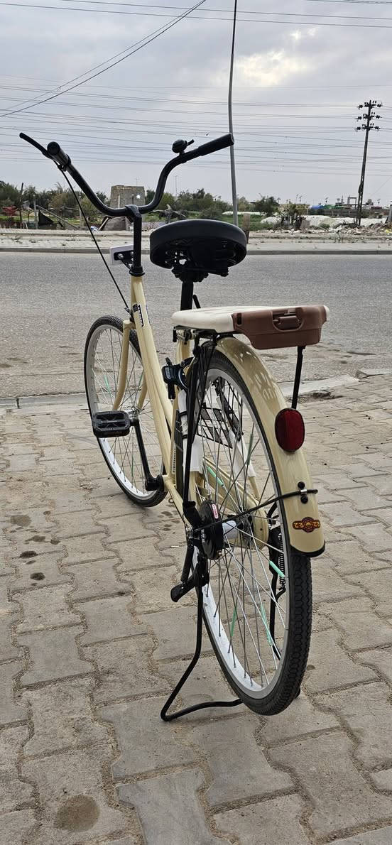 بايسكل سانوتس للبيع
نضافته ١٠٠% مع غراضه كامله 
للاستفسار واتساب
***********
