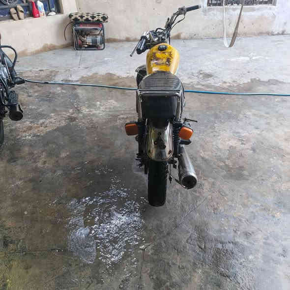 سلام عليكم من رخصت الادمن دراجه ايراني. بيها أوراق  استنساخ. مكينه تجفيت جديد نضيفه    تايرات نضيفه كهربائيات جديد لايت شغال. مكاني ام قصر السعر400وبيها مجال   رقمي ***********
