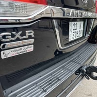 للبيع تويوتا لاندكروز 2019   ساز باب اول ثلاث شاشات وتطبيق   رقم بغداد...