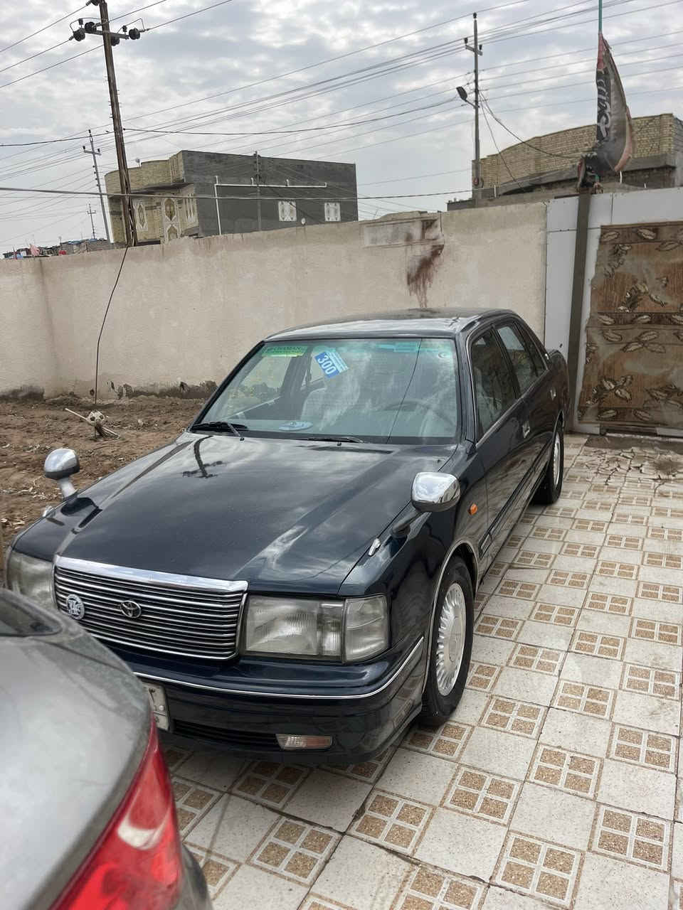 ماشاء الله تبارك الرحمان 🧿.
البيع تيوتا اكراون راس الثور تكم ممدل ١٩٩٨ 
رقم بصرة مشروع وطني بسمنة شرط ثاني يوم تحويل 
مكينة وكير فيفيتي 2500 تبريد حدادية تخم تاير شرط ١٠٠/١٠٠
شرط السيارة حيل متعوب عليهة كفالة عامة ظربة وتصليح 
وكص ونقل وعدي سونار بيهة ما عدة الصبغ مصبوغة جمالية اثر جراد       
تفاصيل اكثر تصل وبل خدمة السعر ٩٥ وبيهة مجال الشراي 
يتصل 
مكان السيارة البصرة 
لعلم السيارة ظفير وكهربايات ودشبول كلة غسق يعني كلة يسرى 
***********
