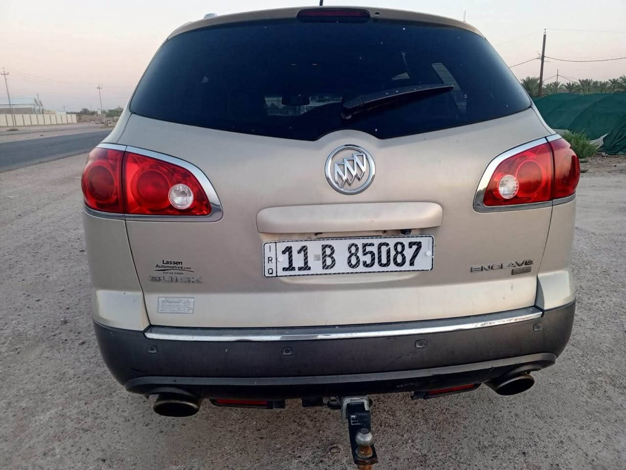 السلام عليكم 
بيوك انكليف للبيع او مراوس 
موديل 2010 
مكينه ستة سلندر (3.6)
سبعة راكب 
كشنات جلد 
كشن السائق والصدر كهربائي
تبريد ثلاث قطع 
مكينه جديده 
كير جيد جداً 
صدر امامي جديد 
منظومة احتراق كلها جديد + عبوة فيت بم جديده 
تحكمات استيرن 
اشاير بالمري 
نظام الكير اوتو +عادي 
السعر 73$ ورقة وبيها مجال 
باسمي وهزه جديده 
مكاني بغداد 
للاتصال (***********) بغداد, العراق
