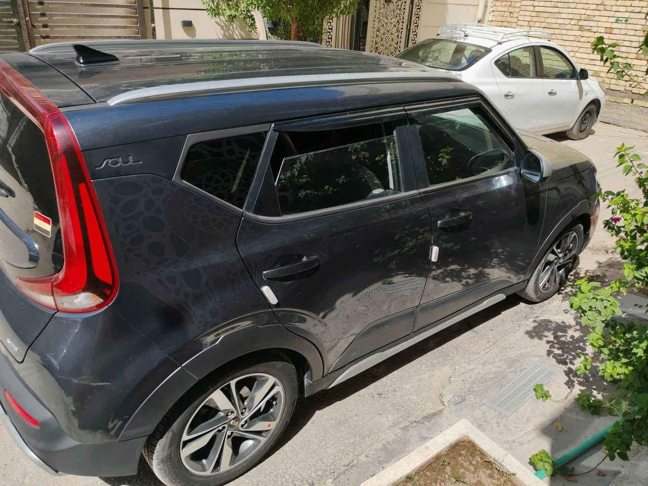 السلام وعليكم
كيا صول 2020 للبيع وارد امريكي
حادثها موضح برقم الشاصي 
السيارة جاهزه من كلشي دينار متصرف عليها 
مواصفاتها 
X-line
محرك 2000
رادار خلفي وجانبي 
شاشة 
السيارة مغلفه جلد بالكامل ارضيات وكشنات 
سعرها : 145 ورقه وبيها مجال بسيط 
رقم تلفون :
***********
***********
