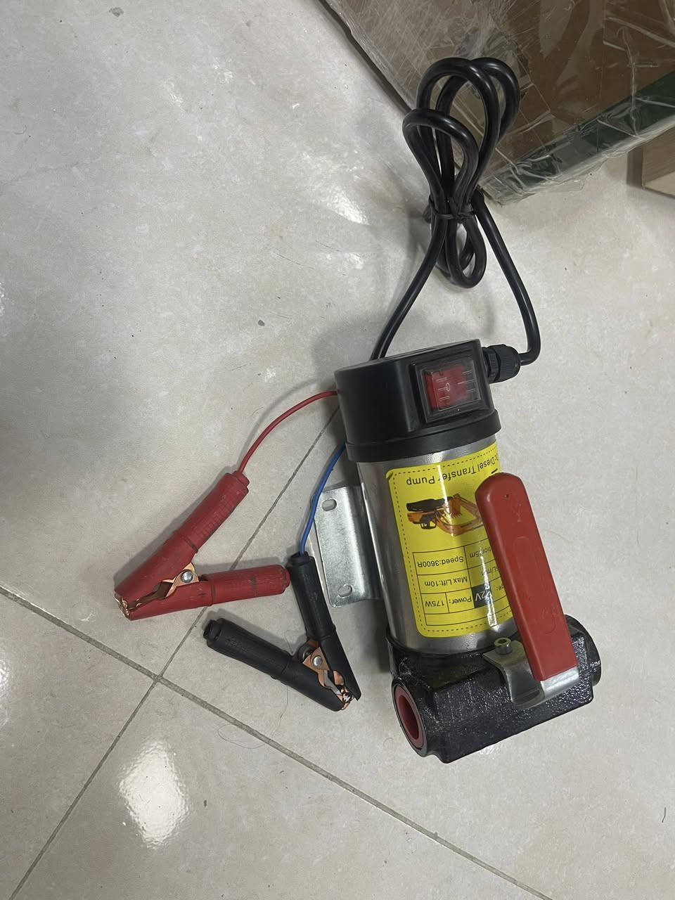 للبيع
 مضخة نقل وقود ديزل محمولة بجهد 12 فولت. 
الجهد: 12 فولت
الطاقة: 175 واط
أقصى ارتفاع للرفع: 10 متر
الشفط: 5 متر
السرعة: 3600 دورة في الدقيقة
  للاستفسار اتواصل واتس اب عالرقم 
‭0773 159 2152‬
