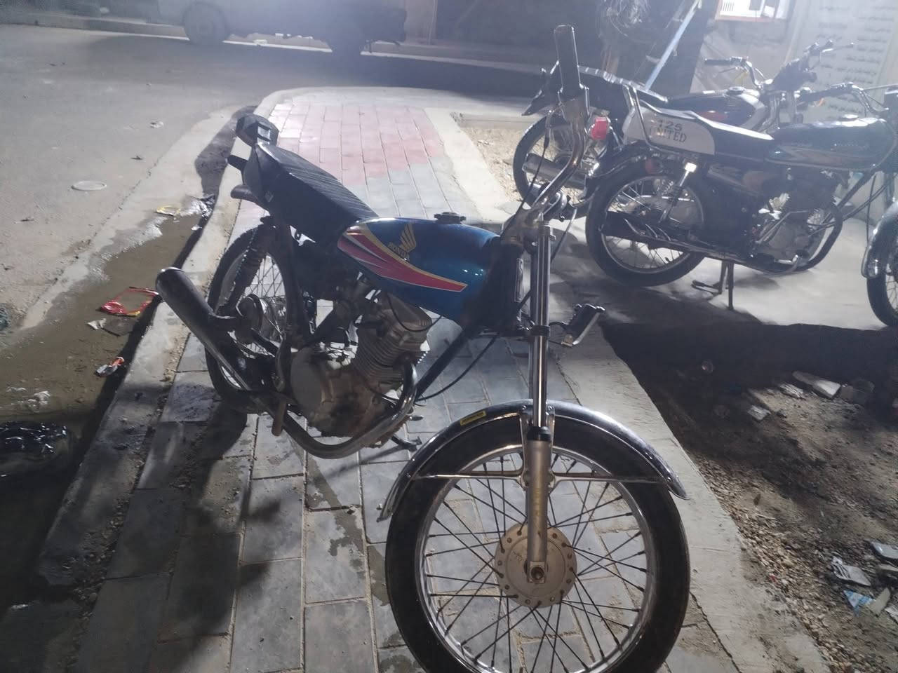 دراجه اربعه كير كلك  السعر 250 وبيه مجال متوازي عله بيعته *********** مكاني كربلاء حي العسكري
