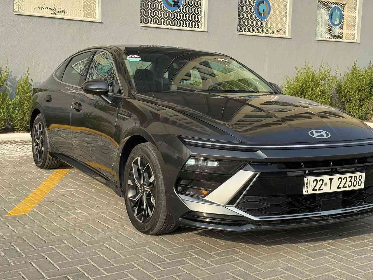 سوناتا 2025 Hyundai sonata 
شكل جديد
2.5L حجم محرك
گير 8 نمر
بصمة تشغيل وابواب
المقاعد: كهربائي  + تدفئة + استيرن تدفئة
٥ وضعيات قيادة
جنطه ذكيه 
لايت لد 
بك لايت لد 
ترحيب
دشبول الاكتروني 
شاشه كبيره 
كير تعليك 
شحن لاسلكي
اوتو ستوب
اوتو هولد
رادار
نقطة عمياء
رادار خطوط شوارع
فوول تحكم ستيرن
رادار ٣٦٠ 
ماشيه 27

سيارة رقم اربيل ترقيم ودخول جديد 

الحادث  فقط تعديل جاملغ خلفي. وقبغ الجنطه صبغ نفسه بدون تبديل  
بدون ايرباك بدون دواخل 

السعر 200
العنوان بغداد الكرخ حي جهاد اتصال ☎️ ***********
