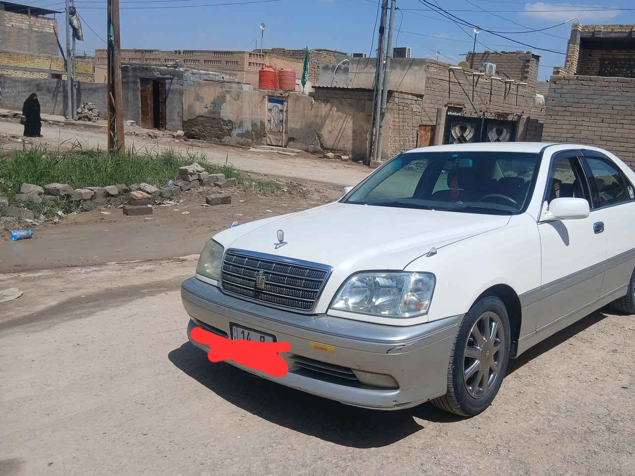 السلام عليكم البيع فقط الملكه جنون مديل 2000 دكمتين كرستال اصل ديفور الصغير نغل وكصه قماره فقط ولباقي كفاله المكان البصره القرنه السعر  90 بيه مجال. ***********
