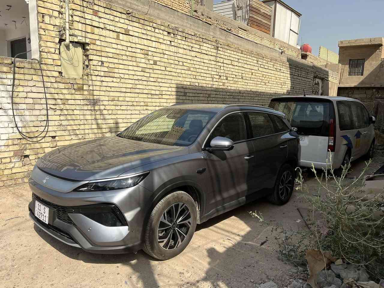 السلام عليكم سونك برو 2025 ماشيه 9000 بدون بانوراما بيها طعجه بالصندوك واضحه بالصور ما مصلحه عارضها 26500 مكاني بغداد حي الجهاد ***********
