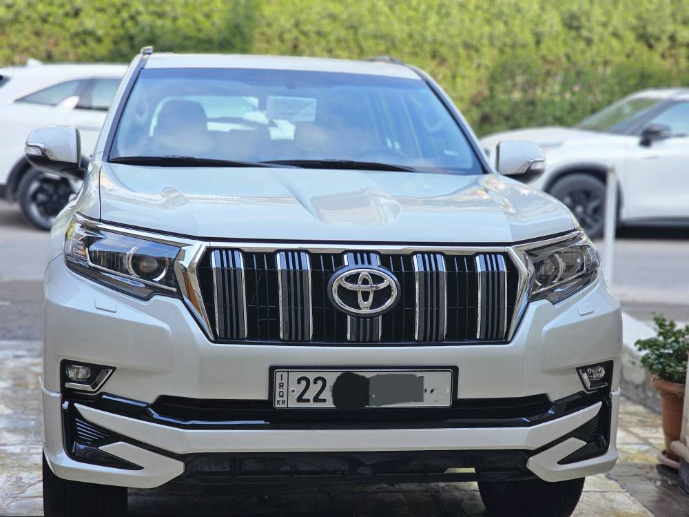 برادو  ٢٠٢٣ ،vx , ساز، باب ثاني 
جديدة جدا ،رقم اربيل تحويل مباشر 
فول الفول عدا الاربع كامرات والمقاعد الخلفية مو كهرباء 
موقع السيارة بغداد 
السيارة مكفولة من الصبغ والبارد والفتح والدبل كوت فقط شخط مال خباثة بالجاملغ الامامي والباب الخلفية 
الاتصال /***********
*********** بغداد, العراق
