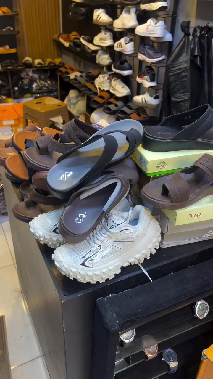 شحاطة جلد سعر بس ١٠ الف صارت 🔥🔥🔥🔥🔥🔥


**إذا كنت صاحب هذا الإعلان وتريد حذفه لأي سبب، رجاءا أرسل رسالة إلى الدعم الفني**