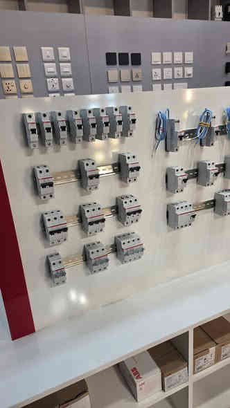 توفر الآن جميع مواد السيطرة الخاصة بمنظومات الـ ATS بجميع أنواعها من شركة ABB العالمية.
بيع جملة و مفرد – أسعار تنافسية وجودة مضمونة.

الموقع: البياع – شارع المعتز – مقابل محكمة البياع
للاستفسار: ***********
