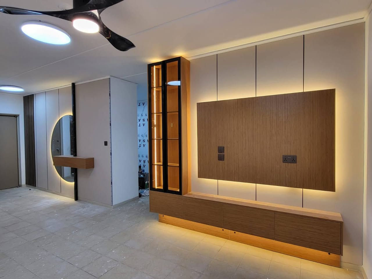 مساء الخير....
عندما يتم اختيار تصميم مميز والوان هادئة وجميلة وشركة ذات خبرة في عالم النجارة الحديثة تصبح النتائج مبهرة.... 
 نقدم لكم 

# TV UNIT MODERN 

للاستفسار اكثر يرجى الاتصال بالرقم 
***********
او زيارة المعرض الكائن في مجمع بسماية الشارع العام الاستدارة الثانية بعد بوابة الدخول القديمة بالقرب من مطعم كرم اهلنا ومجاور مجمع حيدر الكهربائي للمواد الإنشائية وشركة برايم للتوصيل السريع
