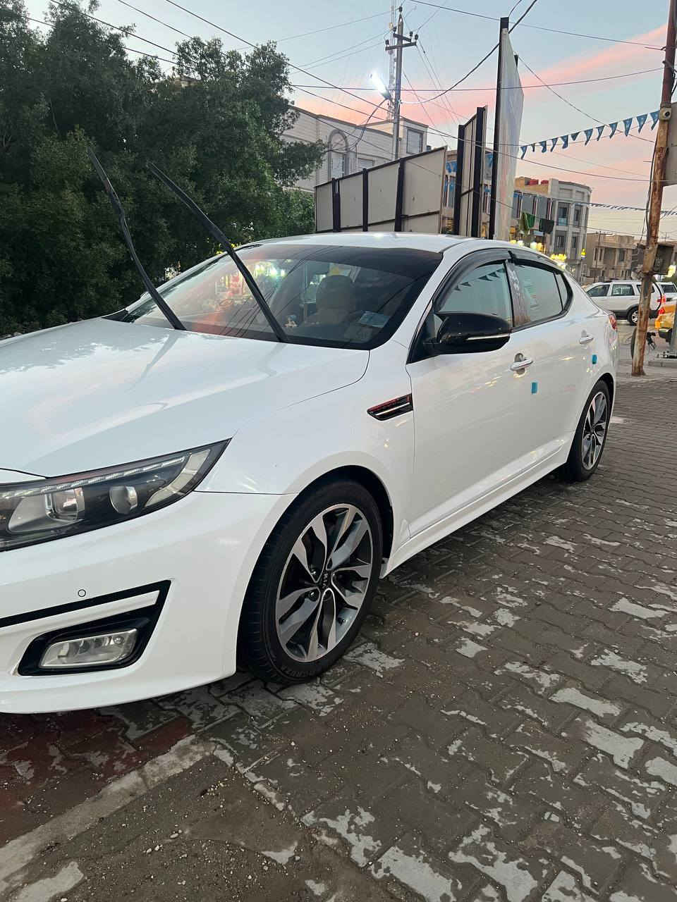 السلام عليكم اوبتيما محرك ٢٤٠٠  2015 خليجي فول بااسمي للبيع .
مكفوله ماعده بارد بالجاملغ ماشرلك علي 
السيارة جاهزة من كلشي 

بصمتها الثانيه موجوده بعدهي جديده وياها وحته كتلوكات وياها مسجلها الاصلي وياها لان شادلها شاشة السيارة ع ايدي من ال 2015 
 استفسار اكثر مراسلة خاص او اتصال ***********
مكاني سماوة مركز المدينة
