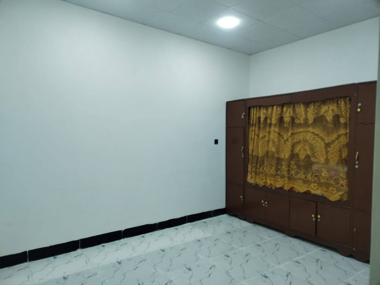 دار للبيع المساحه 100متر بناء جديد  في حي العسكري الزراعي  اقرب نقطه داله مقابيل  جامع خديجة السعر 45 وبي مجال للستفسار اكثر هاتف *********** 

واتساب***********
