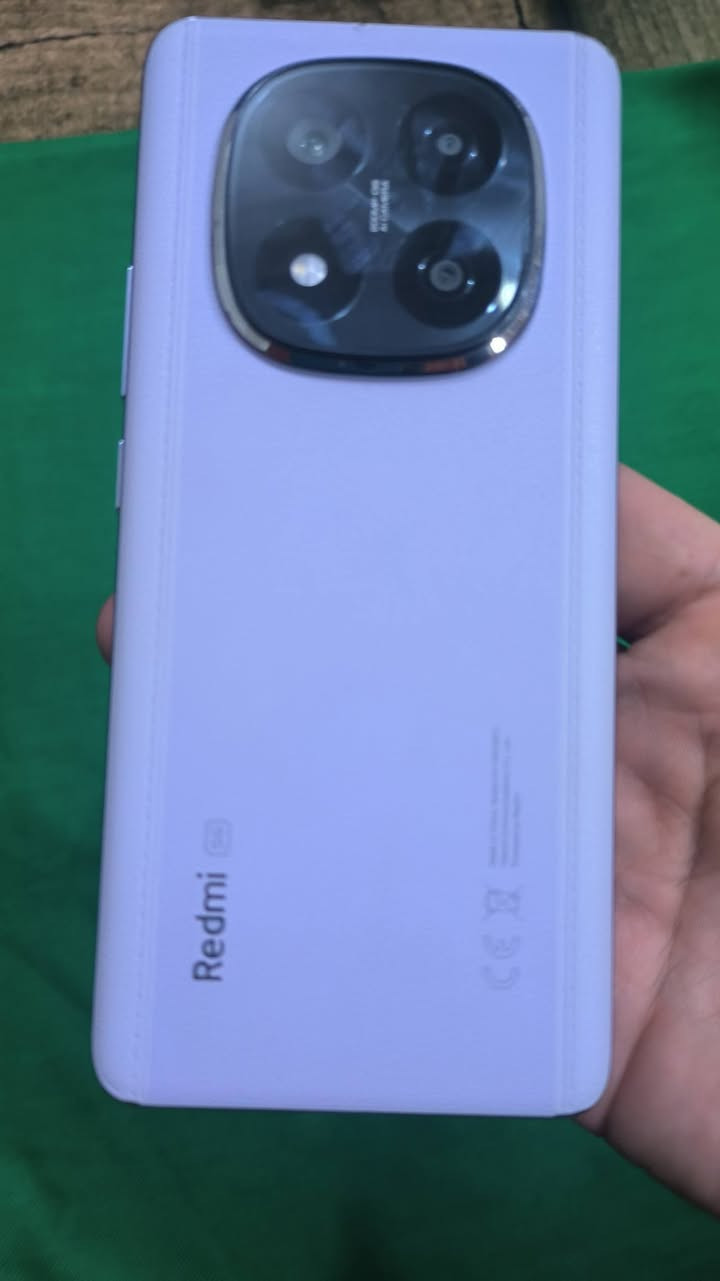 Redmi Note 14 Pro+ 5G ذاكره 512 الجهاز نظيف فقط الشاصي مضروب موضح بالصور كرتونه وشاحنه وياه للاستفسار اكثر اتصل واتساب موجود*********** توصيل موجود
