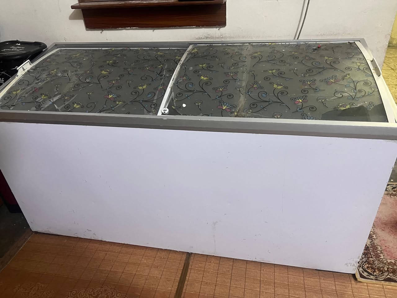 السلام عليكم
مجمده مستعمله 
مكان بغداد مدينه الصدر 
السعر 250 
***********
