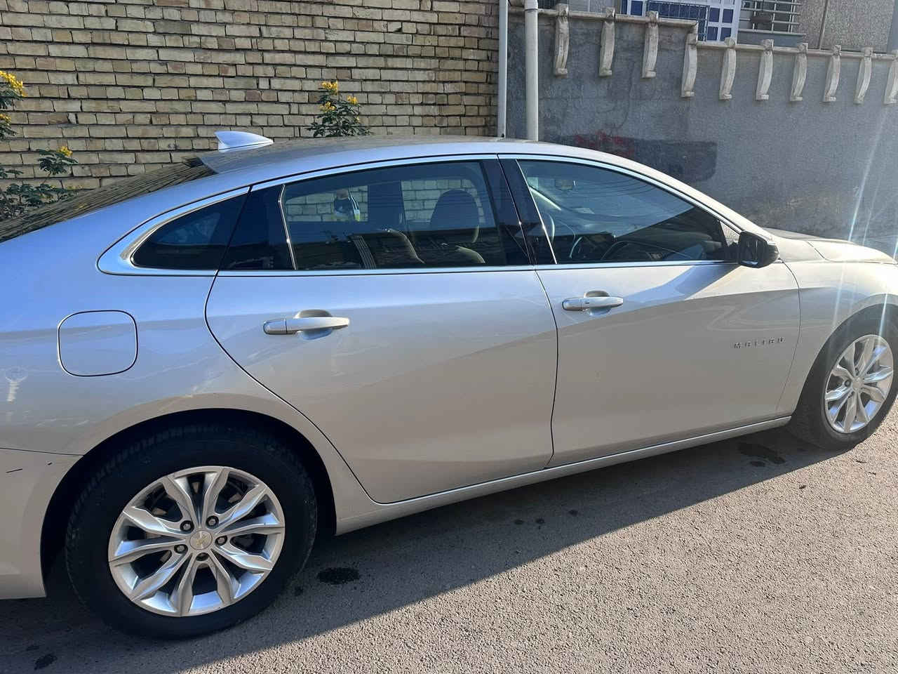 السلام عليكم
ماليبو موديل 2020 فئة LT

رقم بغداد 

بدون ايرباك 

ماشيه 80ميل 

حادث صندوق وجاملغ خلفي

موصفاته معروفه LT 

محرك 1500 تيربو

بصمة تشغيل وابواب وصندوق

(تشغيل عن بعد كاميرا خلفية دوارة) 

(نظام auto stop)

(تبريد قطعتين (امامي وخلفي)

(التبريد الامامي منفصل(مناخي)

(شاشة كبيرة(ايباد)

(نظام كار بلي)

(داتا شو)

(ويل 17)

(كرسي السائق كهرباء)

(تدفئة بالكشنات)

(قيادة ذاتية)

مجال بصيط

مكان بغداد 

السعر 115

بيع او تراوس ***********
