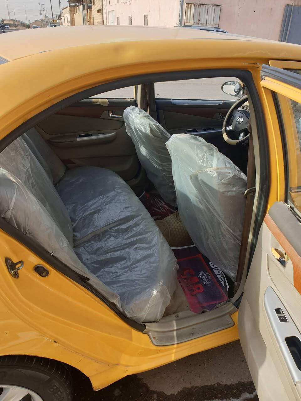 السلام عليكم ليفان صيني محرك كورله 1800محرك لا تبخير لا تنقيص السياره ما ناقصهه اي شي مديل 11 مصفر هيئه غرمات سنويه بسمي تحويل ثان يوم السعر 38وبيهه مجال الشراي مكلف بل نشر الرقم ***********
