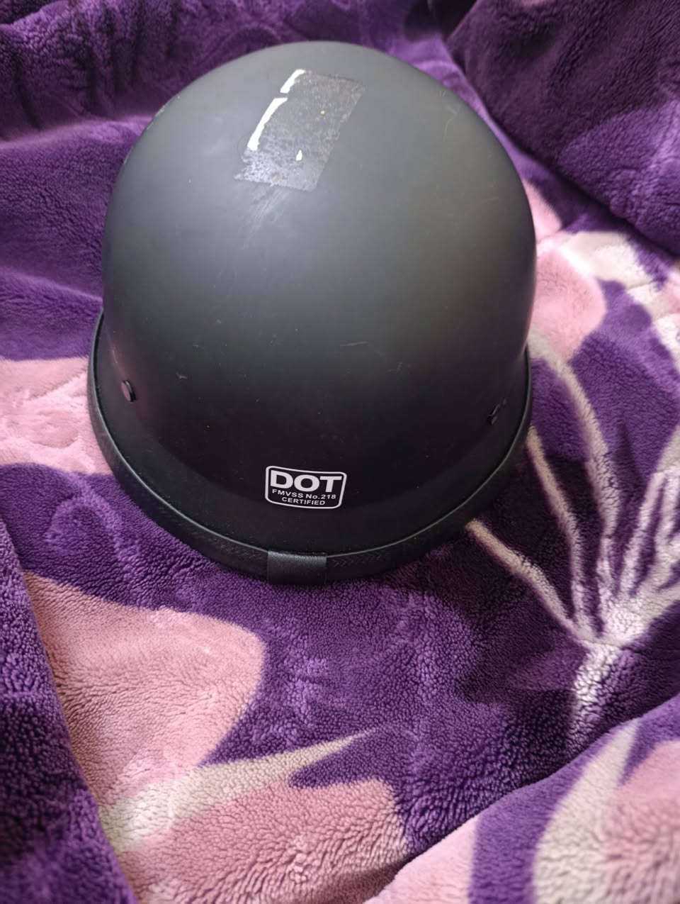 خوذة اصليه مال دراجة هارلي مال امزون السعر ٤٠ الرقم *********** حي العامل
