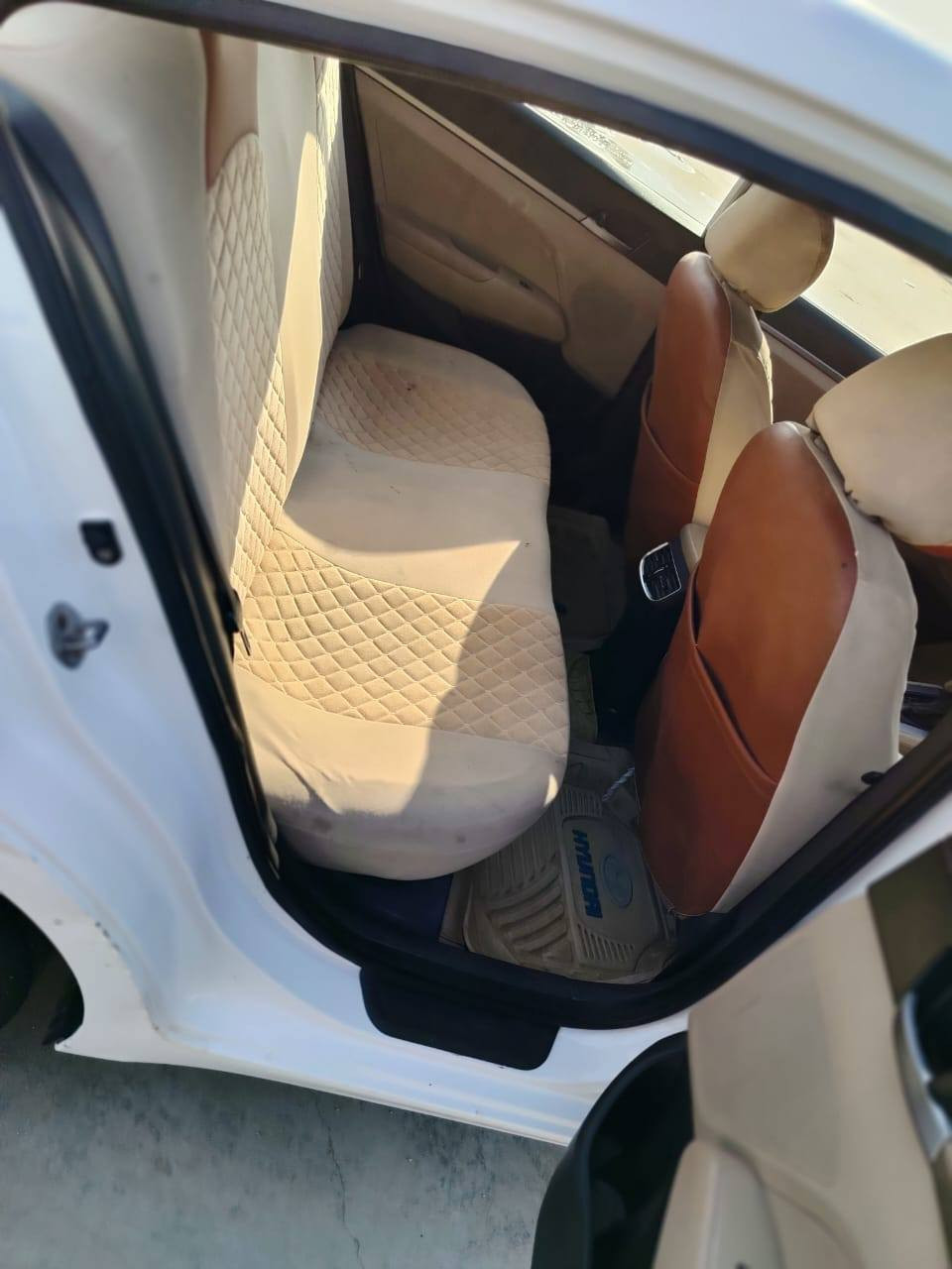 السلام عليكم النترا للبيع موديل 17 مكينة 1600 سيارة جديدة استخدام شخصي سنوية بأسمي شرط تحويل بيها بالبنيد رشة قليلة شبر و بارد بالباب الخلفي الباقي مكفول
مكاني ديوانية مركز 
‏‪0780 011 4413‬‏
‏‪0 773 367 6220‬‏
